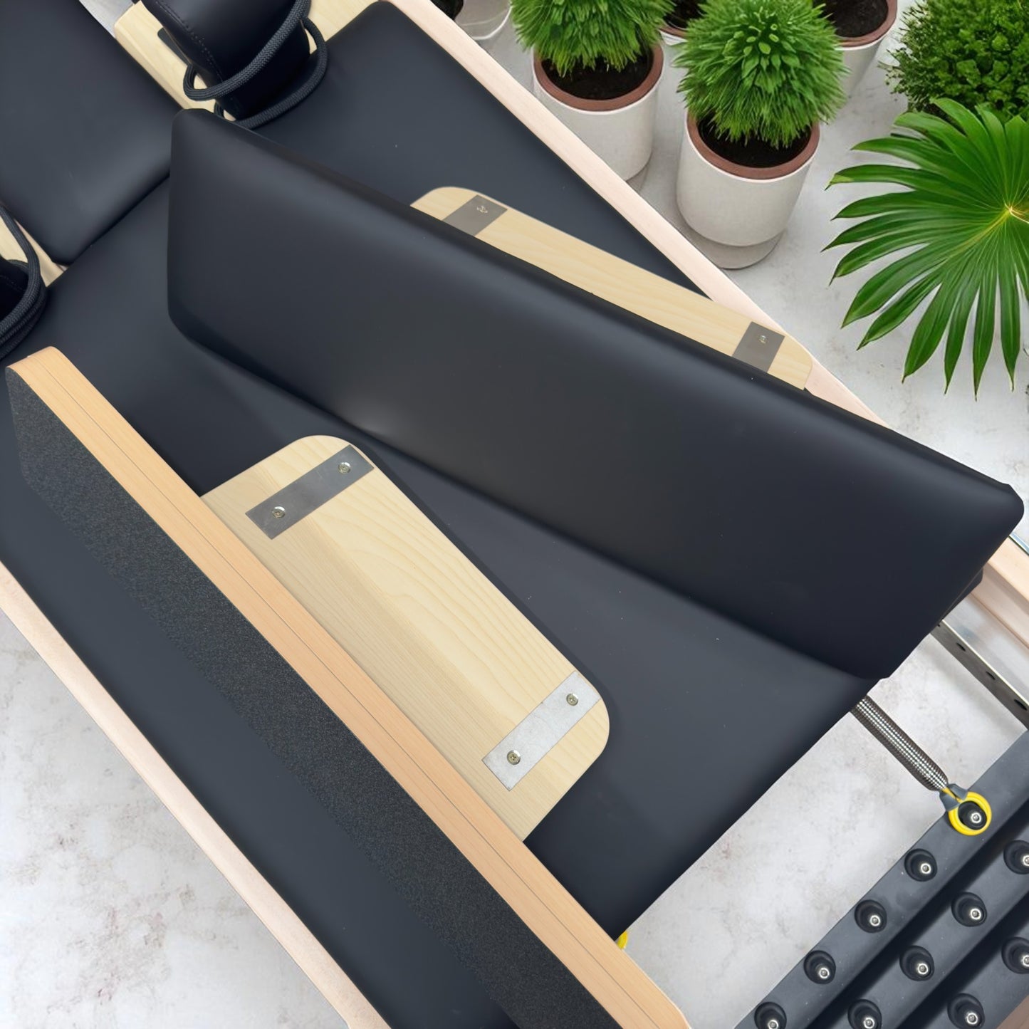 The Maple Studio Black V2