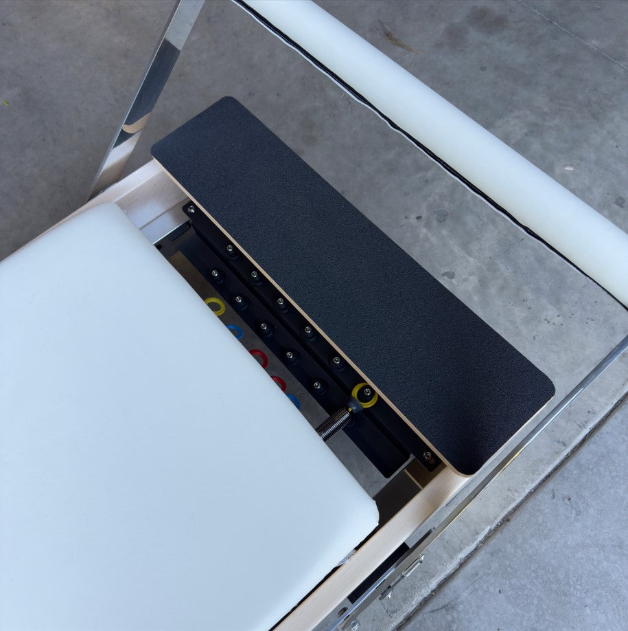 The Maple Studio Creme V2