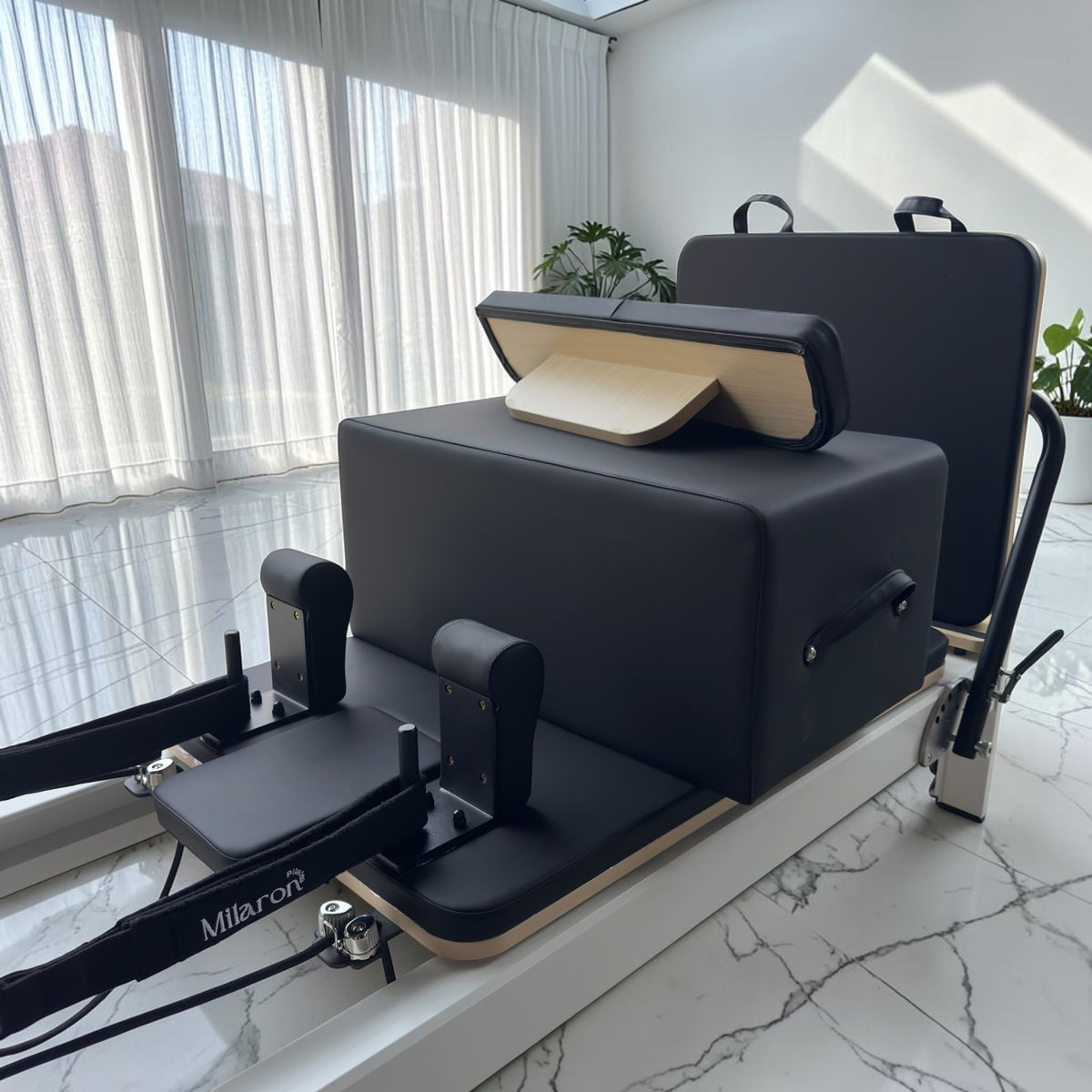 The Pearl Studio Original V3 - Studio Reformer Pilates Machine