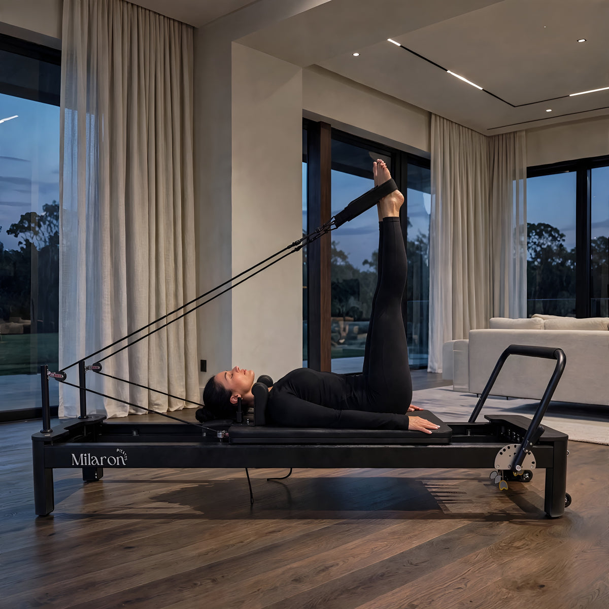 The Pearl Studio Noir V3 - Studio Reformer Pilates Machine